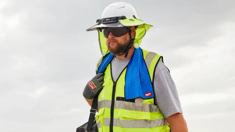 cooling vests vs cooling towels
